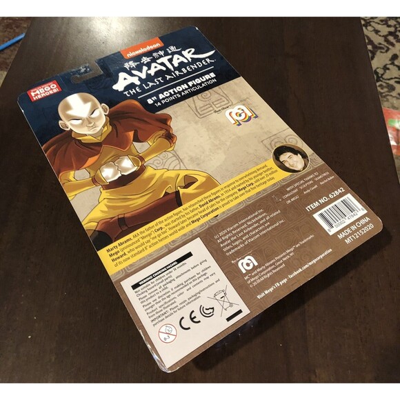 Mego Avatar Last Airbender Aang 8" Action Figure Retro Cloth Outfit New MOC - Picture 4 of 8